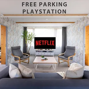 Plzenska 465 Free Parking & Ps3 Апартаменты