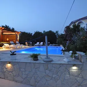 studios-lav.hotelinzadar.com/